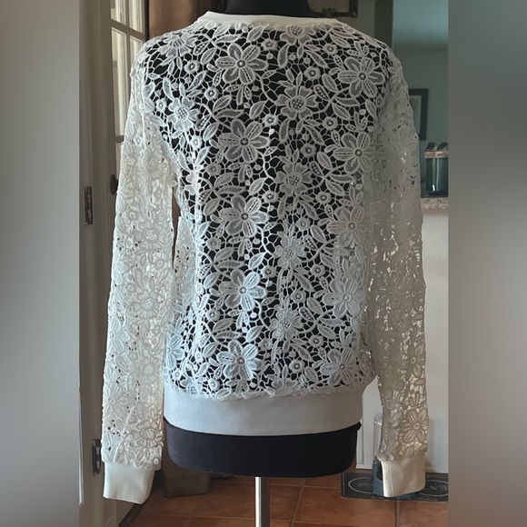 Forever 21 Sweater Floral Crochet Color: Cream. Size Large - Picture 3 of 6